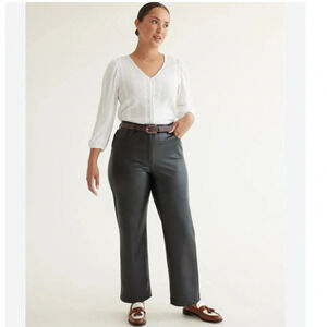 NWT Reitmans Straight Leg High Rise Faux Leather Pants in Black